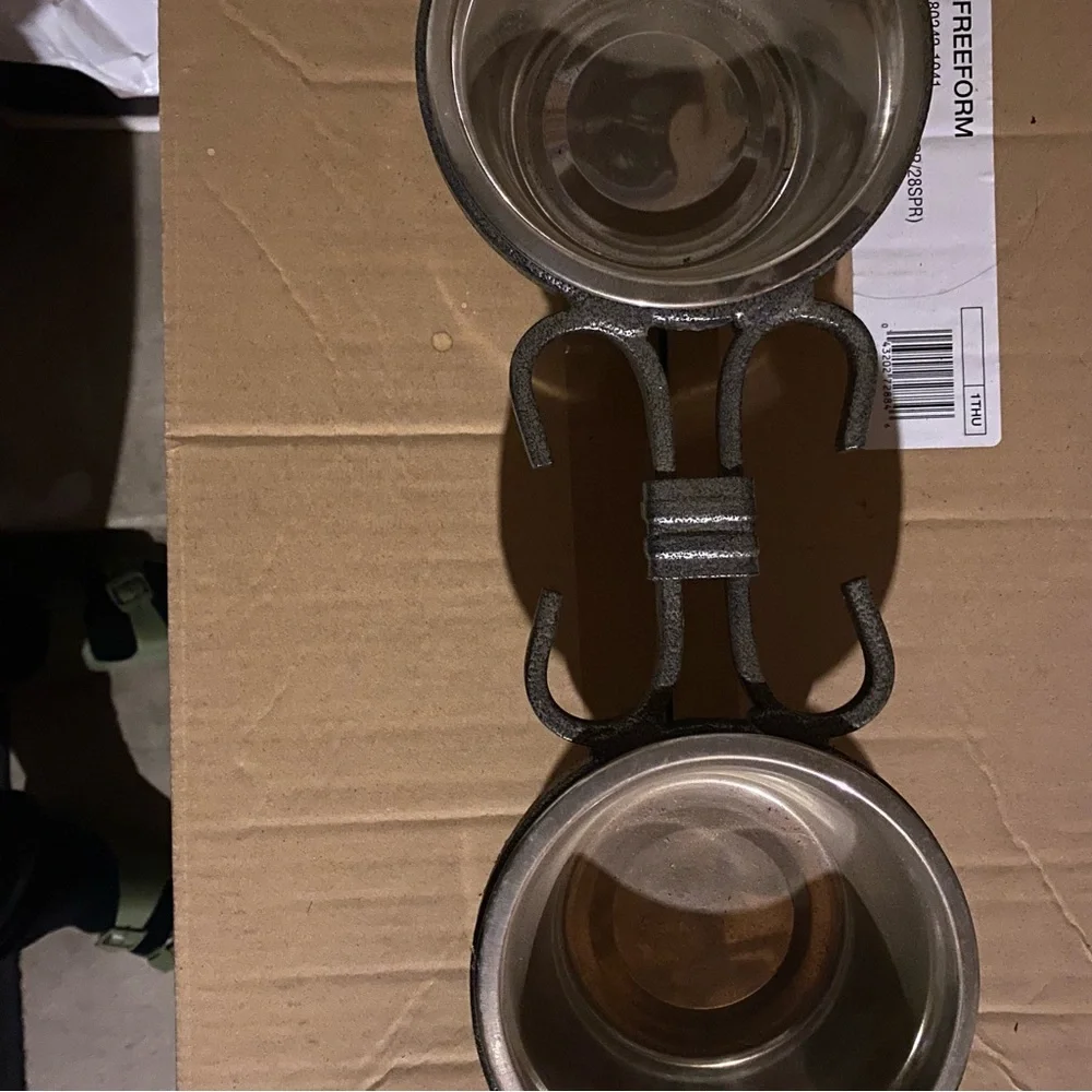 Metal Double Pet Bowl Stand